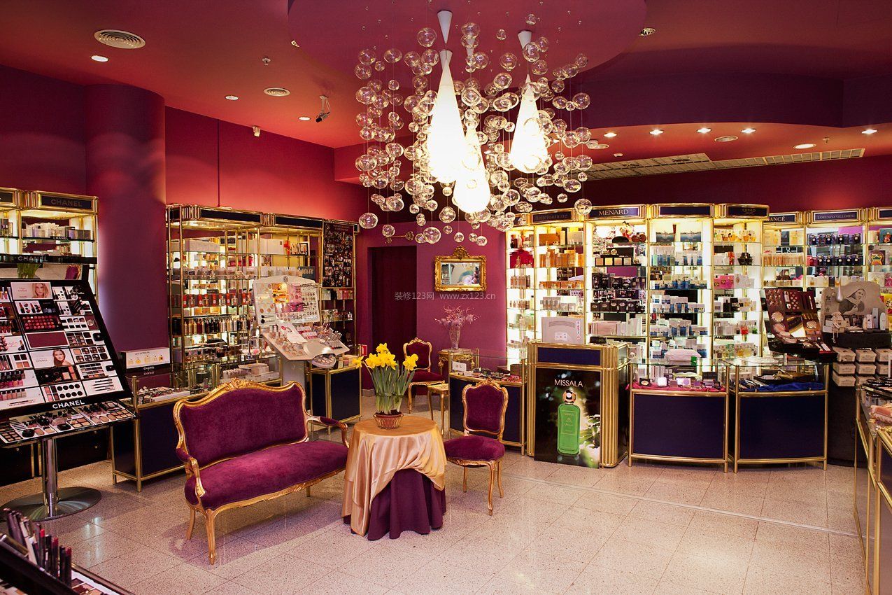水晶珠宝展柜的颜色及灯光如何设计—南京大唐格雅展柜