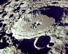 月球的图片(月亮表面图片)